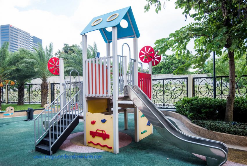 Outdoor-Playground-Amenities-in-Mckinley-West-Lot-For-Sale-in-in-Fort-Bonifacio-BGC